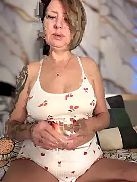 Milena-MilfaXXX online show from December 2, 1:00 am