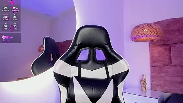 Snapshot of dani_velvet chatting on December 16, 3:11 am dani velvet online show from December 16, 3:11 am