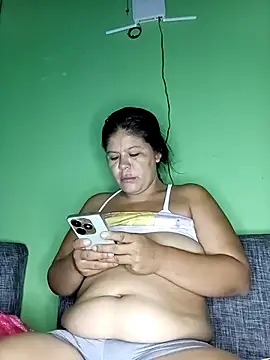 hotmom33 online show from September 15, 11:10 am