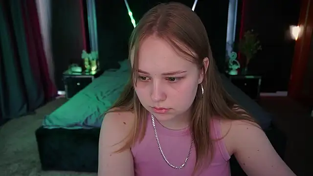 CrystallPaws online show from September 22, 1:46 pm