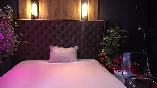 CrystallPaws online show from April 18, 5:44 am