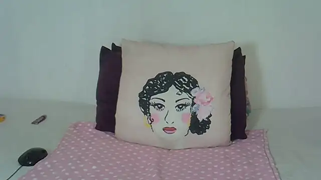 Snapshot of HotSexxy12 chatting on October 19, 5:52 am HotSexxy12 online show from October 19, 5:52 am