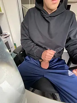 Snapshot of greggts chatting on November 8, 12:16 pm greggts online show from November 8, 12:16 pm