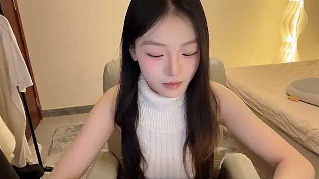 Robin-o3 online show from April 12, 6:13 pm