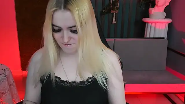 Stef Nicks online show from April 19, 9:08 am