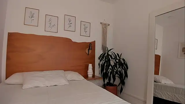 SuccubusDolly online show from September 14, 4:00 am