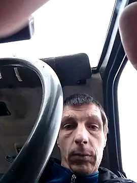 Snapshot of N_i_k_o_l_a_u chatting on December 18, 11:38 am N i k o l a u online show from December 18, 11:38 am