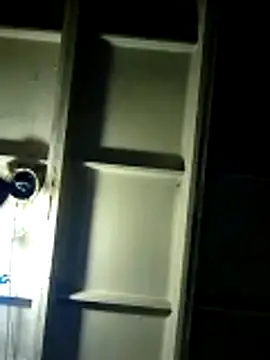 Snapshot of N_i_k_o_l_a_u chatting on December 21, 1:29 pm N i k o l a u online show from December 21, 1:29 pm