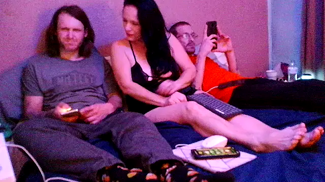 Snapshot of EllaMira44 chatting on November 1, 1:40 am EllaMira44 online show from November 1, 1:40 am