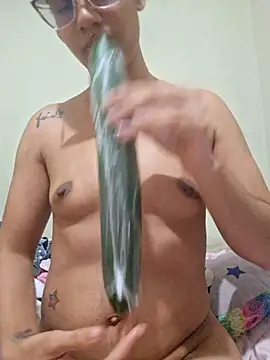 Snapshot of RavenShyfit chatting on November 11, 8:53 pm RavenShyfit online show from November 11, 8:53 pm