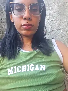 Snapshot of RavenShyfit chatting on November 15, 7:21 pm RavenShyfit online show from November 15, 7:21 pm