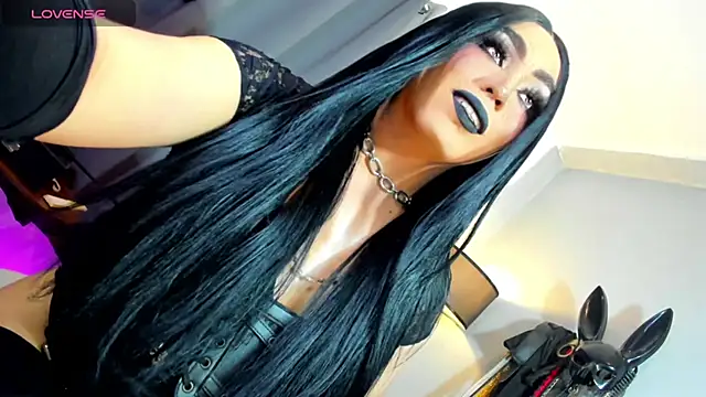 Snapshot of MagnaCumLoader17 chatting on October 28, 11:18 pm MagnaCumLoader17 online show from October 28, 11:18 pm