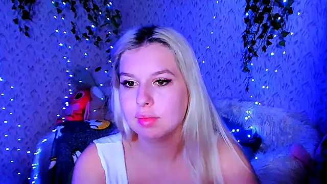 Snapshot of ChloeRicc chatting on November 11, 8:09 pm ChloeRicc online show from November 11, 8:09 pm