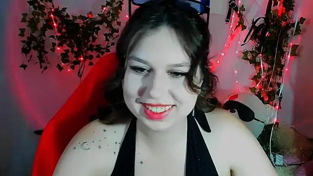 Snapshot of ChloeRicc chatting on May 23, 11:03 am ChloeRicc online show from May 23, 11:03 am