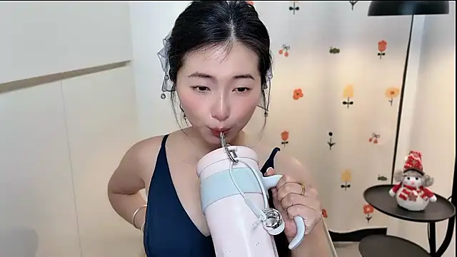 Rosalind xixi online show from March 31, 10:15 am