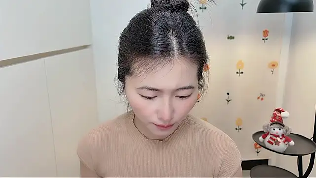 Snapshot of Rosalind_xixi chatting on May 1, 1:10 am Rosalind xixi online show from May 1, 1:10 am