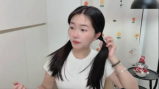 Snapshot of Rosalind_xixi chatting on May 9, 1:33 am Rosalind xixi online show from May 9, 1:33 am