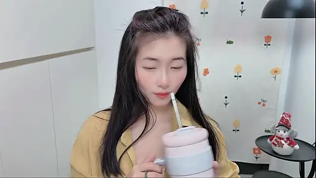Snapshot of Rosalind_xixi chatting on May 10, 3:12 am Rosalind xixi online show from May 10, 3:12 am