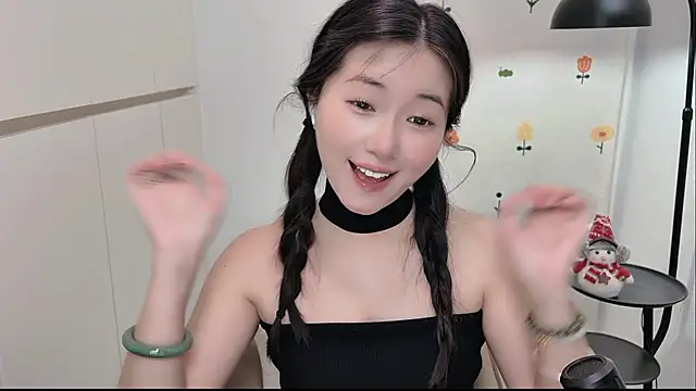 Snapshot of Rosalind_xixi chatting on May 29, 1:31 pm Rosalind xixi online show from May 29, 1:31 pm