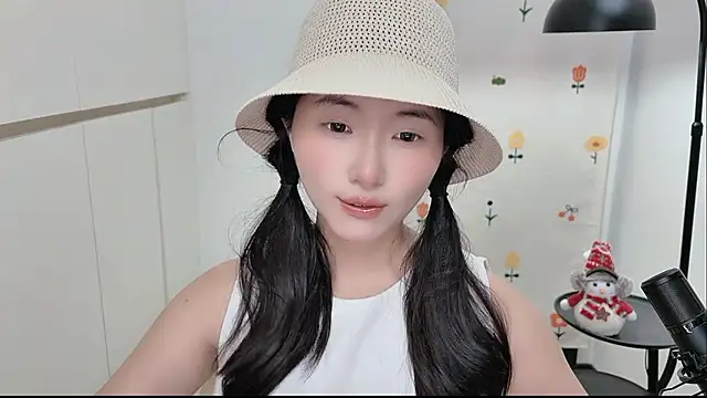 Snapshot of Rosalind_xixi chatting on May 30, 2:03 pm Rosalind xixi online show from May 30, 2:03 pm