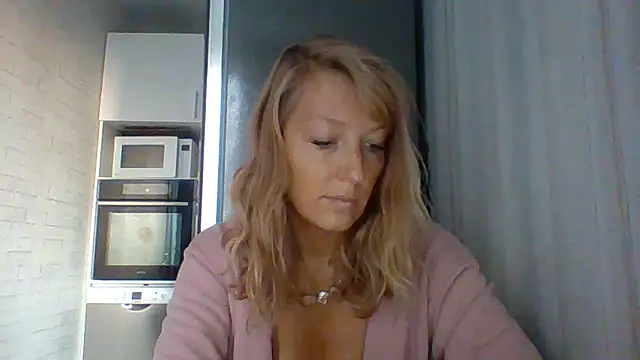 Snapshot of Vexxaa chatting on September 20, 3:51 am Vexxaa online show from September 20, 3:51 am