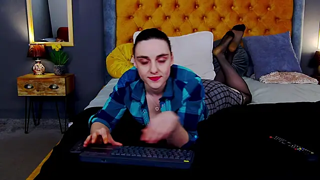 Snapshot of Jessica_White_ chatting on April 23, 3:41 am Jessica White online show from April 23, 3:41 am