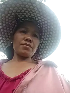 Snapshot of TinTin321 chatting on September 12, 4:34 am TinTin321 online show from September 12, 4:34 am