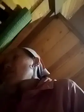 Snapshot of TinTin321 chatting on September 16, 12:39 pm TinTin321 online show from September 16, 12:39 pm