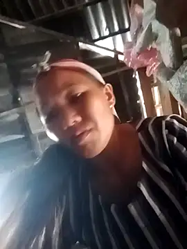 Snapshot of TinTin321 chatting on September 21, 9:33 am TinTin321 online show from September 21, 9:33 am