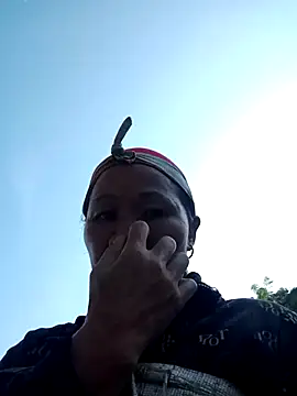 Snapshot of TinTin321 chatting on October 5, 1:15 am TinTin321 online show from October 5, 1:15 am