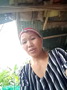 Snapshot of TinTin321 chatting on October 8, 4:21 am TinTin321 online show from October 8, 4:21 am