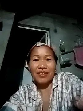 Snapshot of TinTin321 chatting on October 9, 11:19 am TinTin321 online show from October 9, 11:19 am