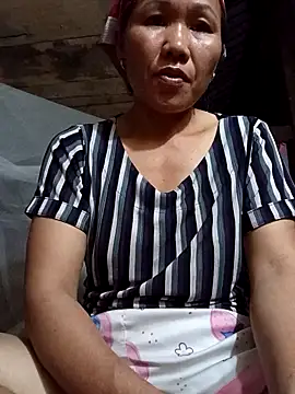 Snapshot of TinTin321 chatting on October 21, 12:28 pm TinTin321 online show from October 21, 12:28 pm