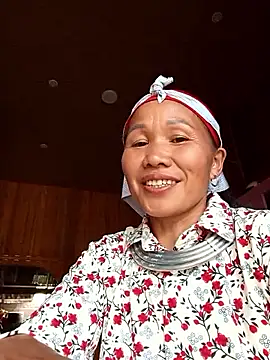 Snapshot of TinTin321 chatting on October 23, 5:51 am TinTin321 online show from October 23, 5:51 am