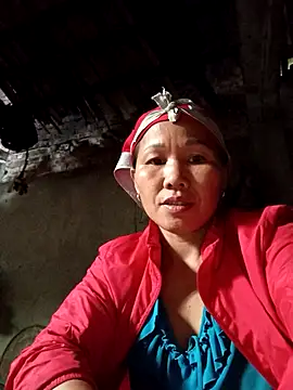 Snapshot of TinTin321 chatting on October 31, 12:33 am TinTin321 online show from October 31, 12:33 am