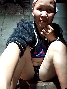 Snapshot of TinTin321 chatting on November 4, 10:58 am TinTin321 online show from November 4, 10:58 am