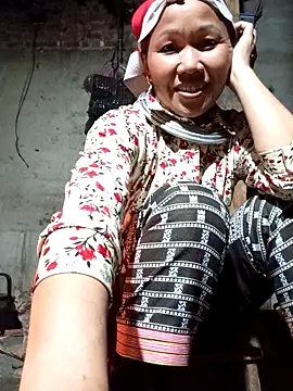 Snapshot of TinTin321 chatting on December 1, 10:53 am TinTin321 online show from December 1, 10:53 am