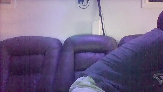 Snapshot of Dico420 chatting on October 16, 3:24 pm Dico420 online show from October 16, 3:24 pm