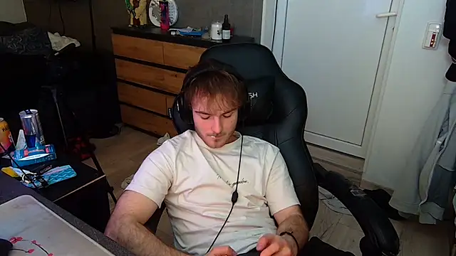 Snapshot of Rudi2007Eye chatting on March 1, 7:05 pm Rudi2007Eye online show from March 1, 7:05 pm