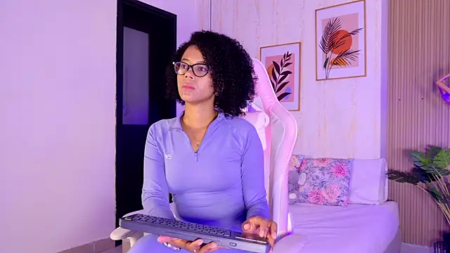 Ayleen Dunkan online show from March 3, 1:06 pm