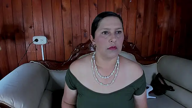 KikaDuque online show from March 17, 7:50 pm