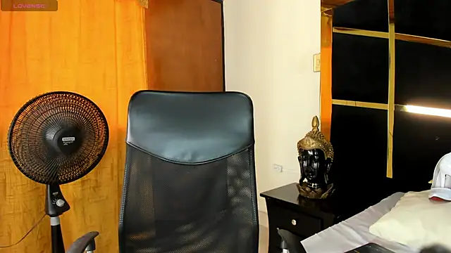 KikaDuque online show from March 20, 7:19 pm