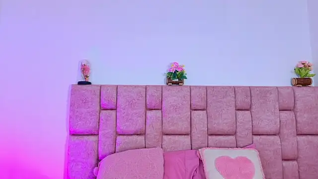 Snapshot of ScarlettLuxe chatting on November 27, 12:51 pm ScarlettLuxe online show from November 27, 12:51 pm