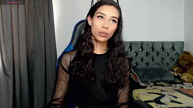 Snapshot of Sweet-Cris chatting on December 16, 7:08 pm Sweet-Cris online show from December 16, 7:08 pm