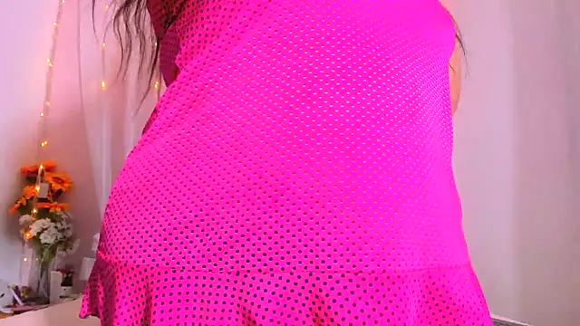 Snapshot of Rachellcooperrr chatting on October 17, 8:39 am Rachellcooperrr online show from October 17, 8:39 am