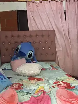 Snapshot of Rachellcooperrr chatting on November 30, 5:00 am Rachellcooperrr online show from November 30, 5:00 am