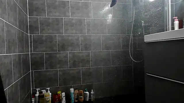 Snapshot of rubystrip chatting on December 1, 9:09 pm rubystrip online show from December 1, 9:09 pm