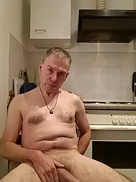 Snapshot of mario7767 chatting on October 4, 10:08 pm mario7767 online show from October 4, 10:08 pm