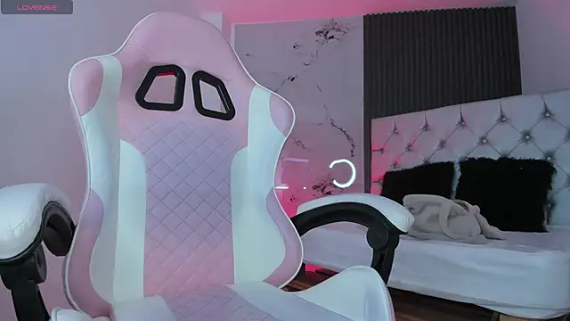 Snapshot of chloesagee chatting on October 22, 11:26 pm chloesagee online show from October 22, 11:26 pm