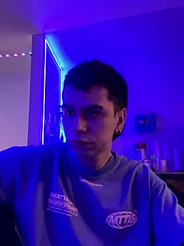 chris suarez online show from January 8, 11:18 pm